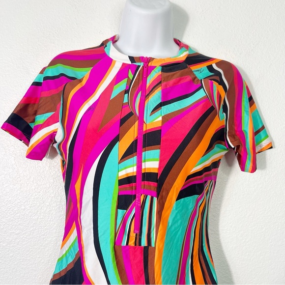 NEW Trina Turk Swoop Zip Up Short Sleeve One Piece Surfsuit Size Medium - Picture 3 of 7